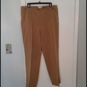 Emma James slacks. Has 2 botton tabs on waistline.